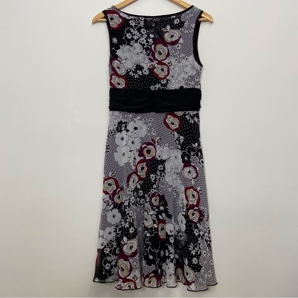 Reitmans new midi dress sleeveless black white red contemporary v neck jersey - Picture 3 of 16